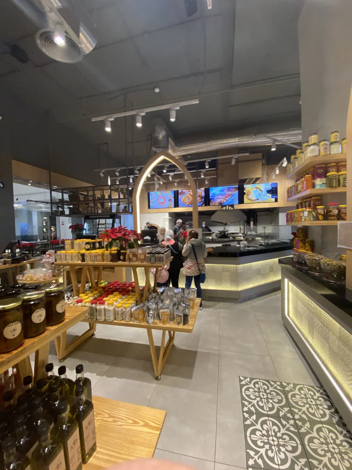 Dokaneh — pantry shelves